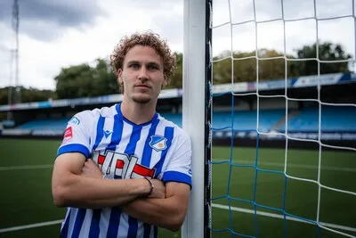 Versterking op het middenveld: Niek Munsters (23) sluit op amateurbasis aan bij FC Eindhoven