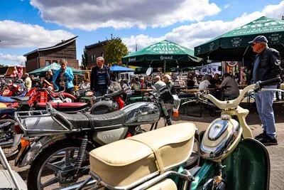Sjooke combineert brommerrit met rock ‘n roll