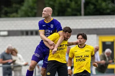 VVSB-plaaggeest Van Nieuwkerk bezorgt UNA direct een kater: ‘Drie bomen van 2,50 meter die alles wegmaaien’