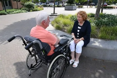 Als Wim (77) tijdelijk 9 kilometer verderop gaat wonen, moet hij al zijn hulpmiddelen inleveren: ‘En straks moet hij weer terug’