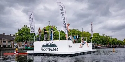 Skateboard opduiken en je kunt weer door op de drijvende ramp