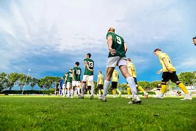 Bal gaat weer rollen op de amateurvelden: zo ziet de volledige eerste speelronde in de districtsbeker eruit