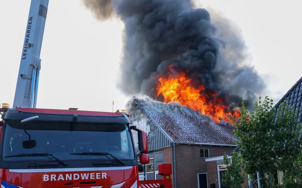 Korte felle brand in schuur ontregelt dorpshart Reduzum