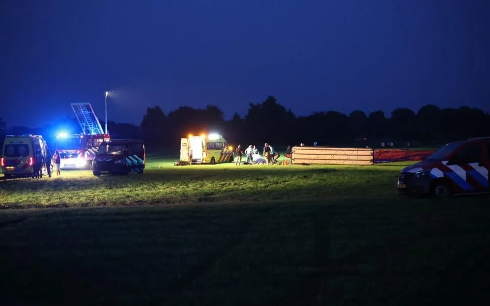 Meerdere gewonden na ongeval met luchtballon in De Hoeve, hulpdiensten rukken massaal uit