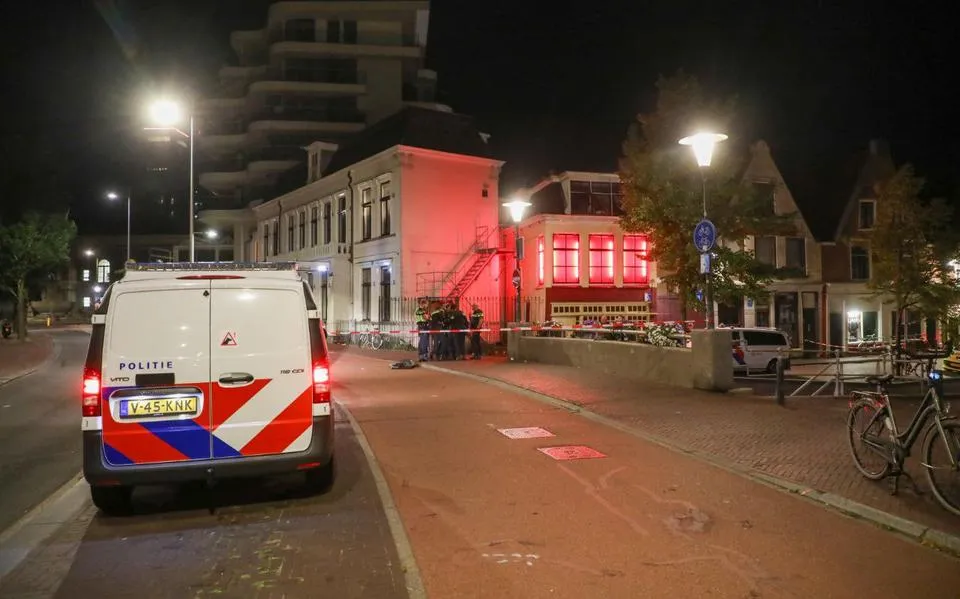Twee aanhoudingen na mogelijke schietpartij aan Weaze in Leeuwarden