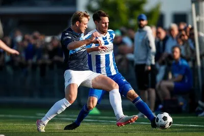 Mierlo-Hout begint seizoen met heel pijnlijke nederlaag: ‘Geven goals te makkelijk weg’