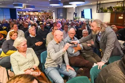 ‘Migrantenhotel bij Riel kan kleiner: compromis is verstandige zaak’