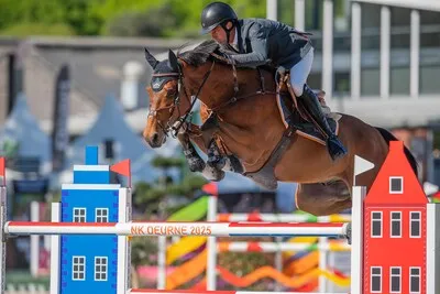 Harrie Smolders en paard Monaco winnen in uitzinnig Valkenswaard: ‘Ze dachten al dat ik gewonnen had’