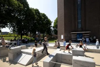 Bekende graffitiartiest met verf aan de slag in nieuw Helmonds park