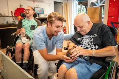 Zij-instromers als Timo helpen SWZ Zorg bij het oplossen van het personeelstekort in de sector