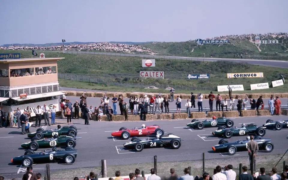Van oorlogspuin, dodelijke ongelukken tot een gecrashte circuitdirecteur: de roerige geschiedenis van de Formule 1 in Zandvoort