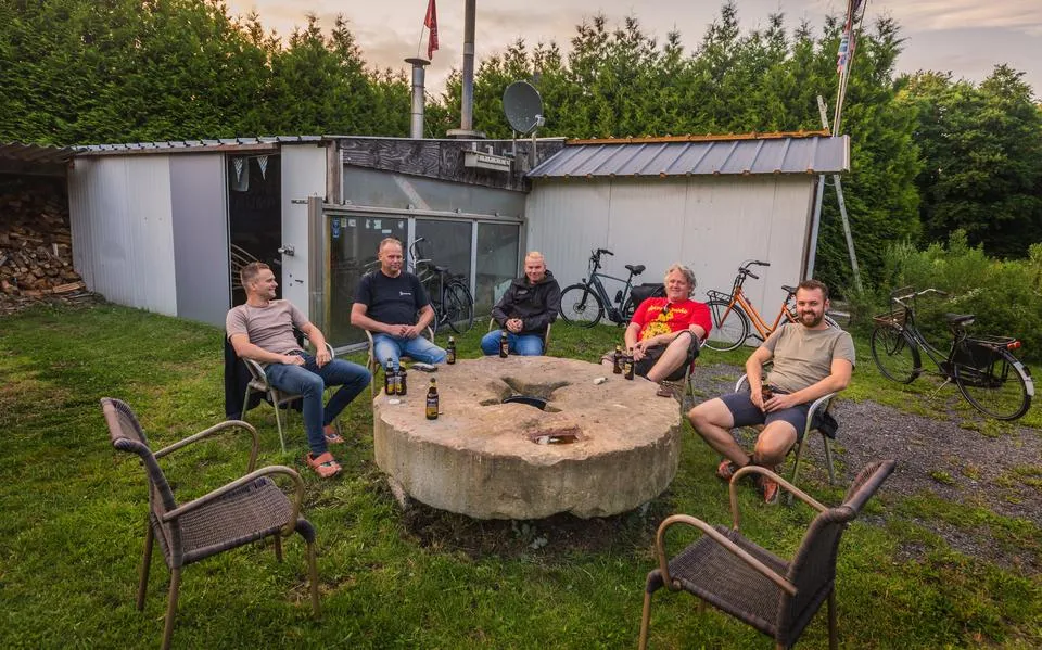 Keet De Caravan in Tijnje houdt het al 34 jaar vol. Wat is het geheim? ‘Aanst moatte we mei de scootmobyl nei binnen’