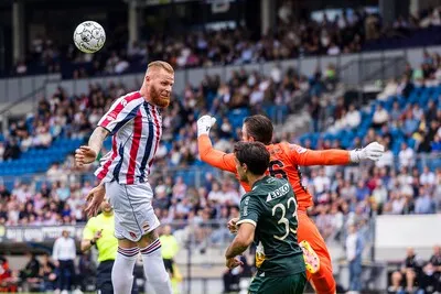 tilburg 2025 koning willem ii stadium season 2025 2026 dutch keuken kampioen divisie football match between willem ii and fc eindhoven willem ii player thomas verheydt r