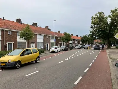 Gasten van restaurant Wiro Wok zorgen voor parkeerprobleem bij Tivolilaan in Eindhoven, maar oplossing in zicht: ‘Wij zijn de klos’
