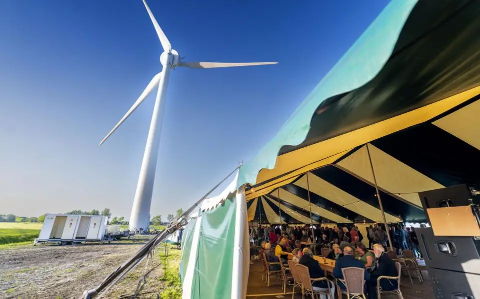Oproep energiecoöperaties aan provincie Fryslân: maak dorpsmolen mogelijk