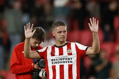 Joey Veerman ziet transfer in het water vallen: loopt PSV nu risico óf is het juist een gouden zet?