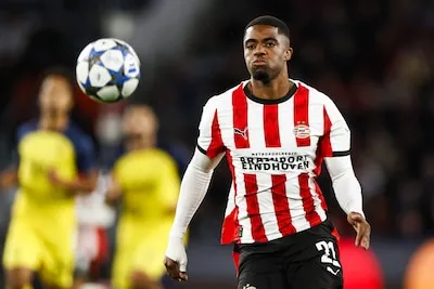Tegenvaller voor PSV: spits Myron Boadu en verdediger Kiliann Sildillia wekenlang aan de kant