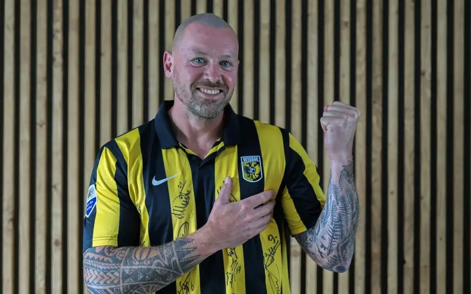 Vitesse-fan Rinze uit Sneek dolgelukkig: 'Wij kunnen nu niet meer kapot’