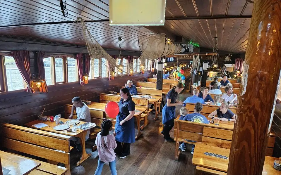 Pannenkoek met spek en appel ‘een beetje saai’? Waarom je bij ‘t Pannekoekschip beter voor simpel kunt gaan