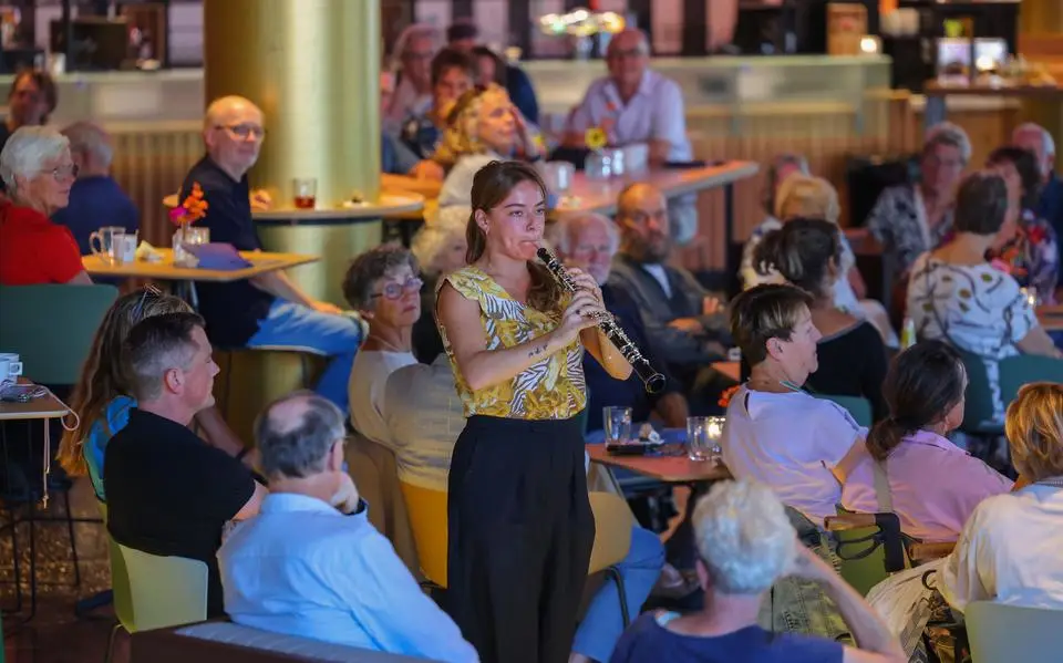 Proeven van klassieke muziek, Friese kaas en panna cotta met Beerenburg, en zo de grenzen oprekken