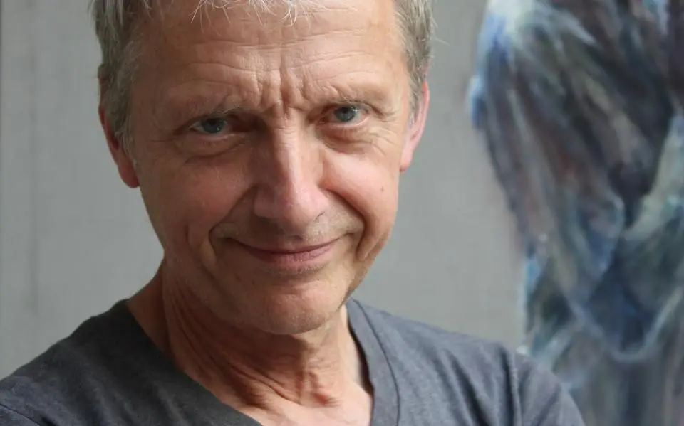 Sam Drukker presenteert intieme solotentoonstelling in Damwâld: kwetsbaarheid en geschiedenis in verf en inkt