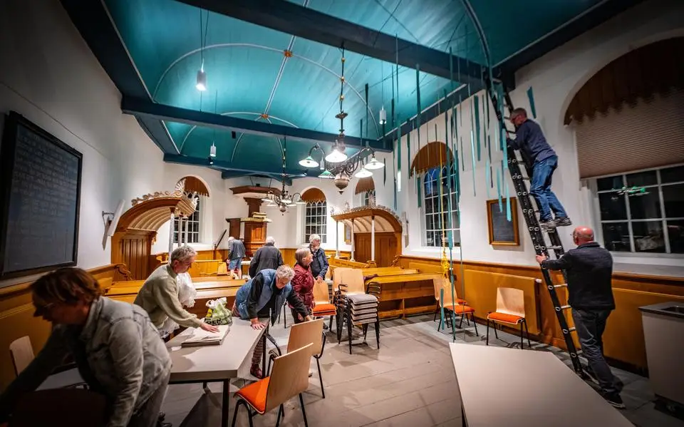 Blessum bouwde in hun eeuwenoude kerk op de terp een knusse huiskamer voor alle dorpsbewoners