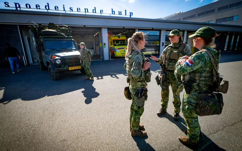 Frisius MC Leeuwarden traint samenwerking met Defensie tijdens militaire oefening: ‘Dit is een realistisch scenario’