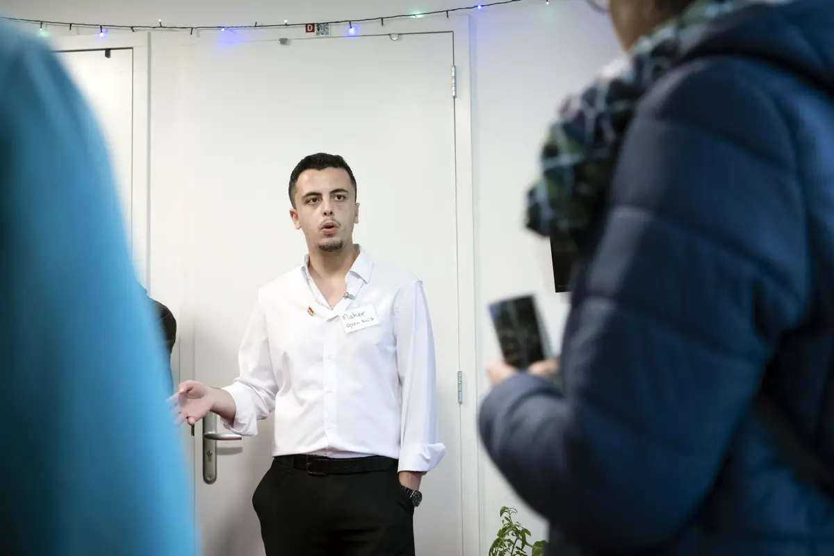 Open dagen van azc’s om onrust te voorkomen afgelast. In Drachten ging het door. ‘Maar als het rotzooi wordt zijn we snel weg’