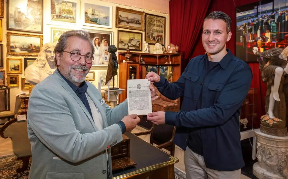 Eerste Leeuwarder Courant uit 1752 is terug in Leeuwarden: ‘Het blijft een bijzonder verhaal’