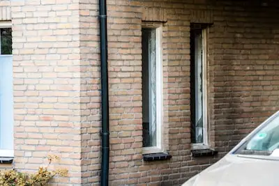 Vader zou aanslag op huis van politieman hebben laten plegen: ‘Dan had ik hier misschien niet gezeten’