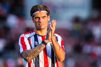 antwerp 19 07 2025 bosuil stadium season 2025 2026 dutch pre season football friendly match between royal antwerp and willem ii willem ii player michael tirpan thanking fans