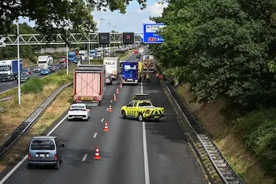 Twee vrachtwagens botsen op A58 tussen Breda en Tilburg