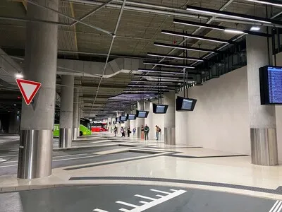 Eindhoven doet ver van huis inspiratie op voor ondergronds busstation: ‘Een slecht voorbeeld is ook een voorbeeld’