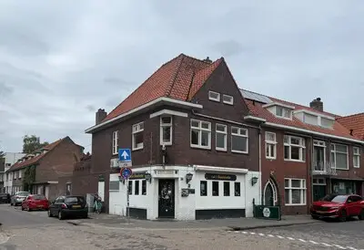 Gemeente Eindhoven grijpt in na ongeregeldheden in café ‘t Bambierke: maatregelen voor ADO-supporters