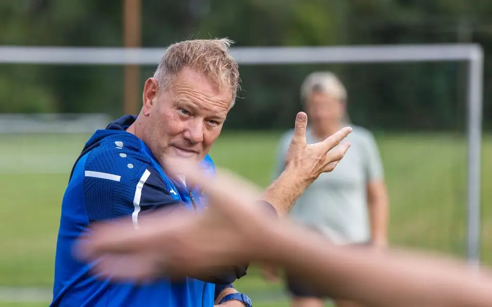 Jan de Jonge (62) helpt nu breekbare ouderen: ‘De dankbaarheid is veel groter dan in de voetbalwereld’