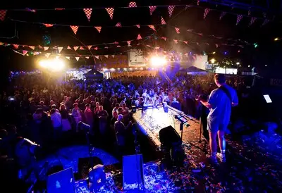 Tot in de puntjes verzorgd muziekfestival in Duizel trekt ruim 1200 fans
