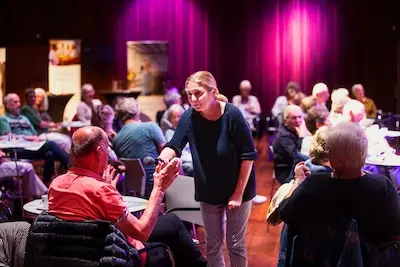 Een traplift, beugels op de wc of toch verhuizen? Ouderen moeten regie nemen over hun woonsituatie