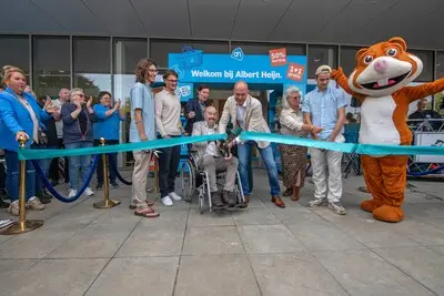 Nieuwe Albert Heijn in Heeze valt in de smaak bij vaste klant Anneke: ‘Alles is goed te overzien’