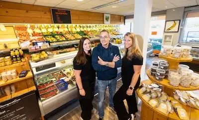 Mierlose groenteboer Henry stopt: ‘Ik gun Inge en Pleun een mooie toekomst’