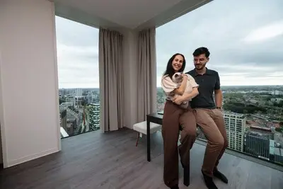 Alleen poes Yuki troeft Niki en Melda af als hoogste bewoner van Eindhoven: ‘De zee kunnen we net niet zien’