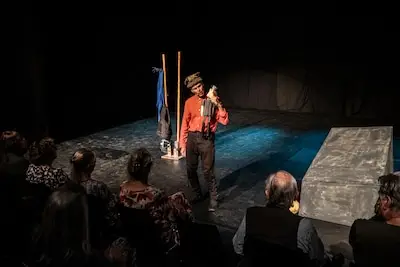 Wat als je ruimte beperkt is tot één kamer? Het Freedom Theatre zet je op nieuwe plek aan het denken
