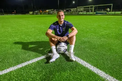 Twan Demin hervindt na drie jaar blessureleed zijn voetbalplezier bij vijfdeklasser Marvilde: ‘Het niveau valt me alleszins mee’