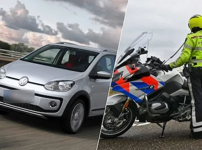 Eindhovense agent hoort ‘heel sportief klinkende auto’ door helm heen, maar ziet dan klein wagentje achter hem staan