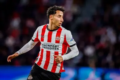 Anass Salah-Eddine wil een beetje Amsterdamse bluf aan PSV toevoegen en een voorbeeld voor zijn broers zijn