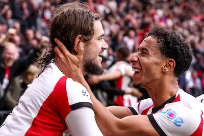 PSV verzilvert goede openingsfase niet: Ajax sleept er een remise uit
