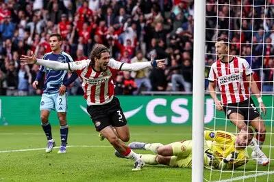 PSV op rapport na gelijkspel tegen Ajax: deze spelers blonken uit in eerste topper van seizoen