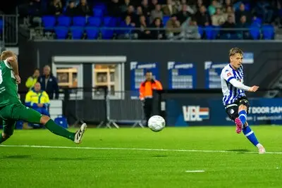 LIVE | FC Eindhoven in tweede helft verder zonder Farouq Limouri, die neus heeft gebroken na elleboog
