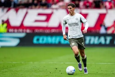Van Bommel moet even een pas op de plaats maken: geen Jong Oranje voor de PSV-aanvaller