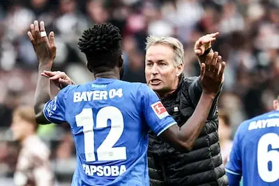 Bayer Leverkusen-coach Hjulmand vertelt over Malik Tillman en Peter Bosz: ‘PSV is heel aanvallend ingesteld’