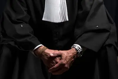 Dakloze man (31) blijft ondanks verbod bij moeder aanbellen: ‘Bewoners durven niet meer naar buiten’